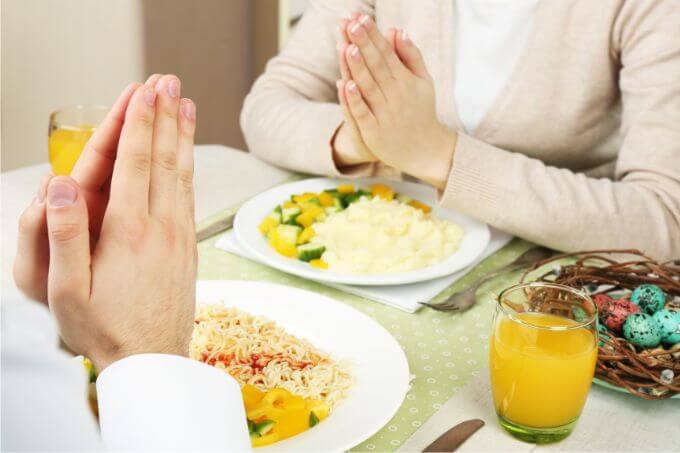Tại sao nên cầu nguyện trước bữa ăn