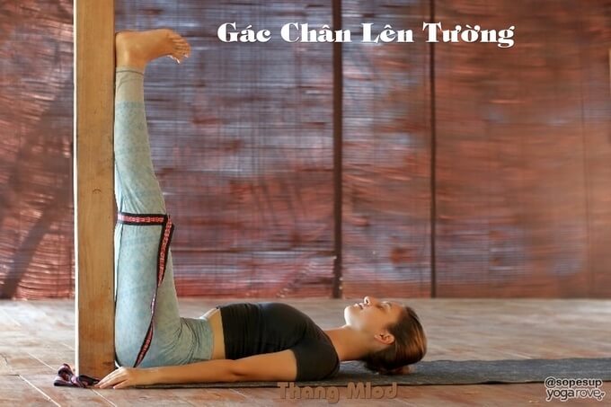 Gác Chân Lên Tường (Viparita Karani - Legs Up the Wall Pose)