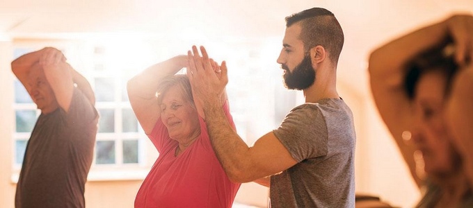 Khác nhau giữa giáo viên và nhà trị liệu yoga