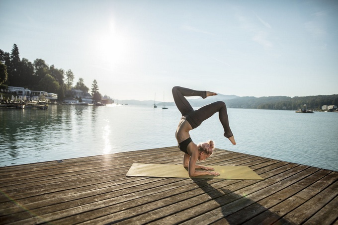 Bị huyết áp cao thực hành các tư thế yoga nghịch đảo