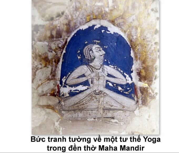 Tư thế yoga tìm thấy trên tường đền thờ Maha Mandir