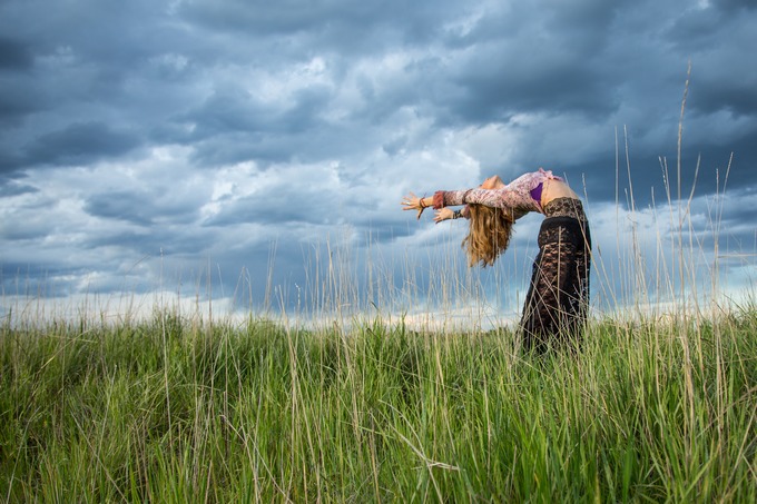 Tại sao những tư thế uốn cong lưng lại quan trọng trong thực hành yoga?