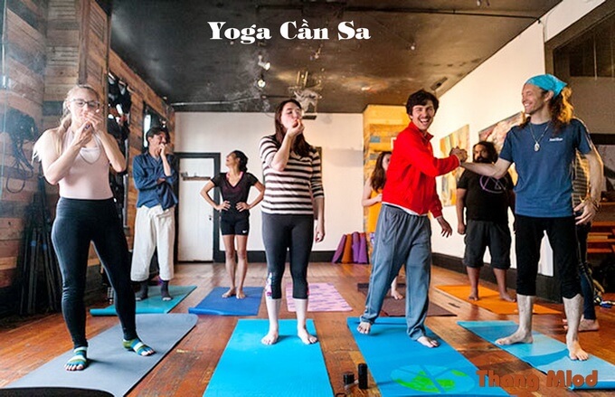 Yoga cần sa