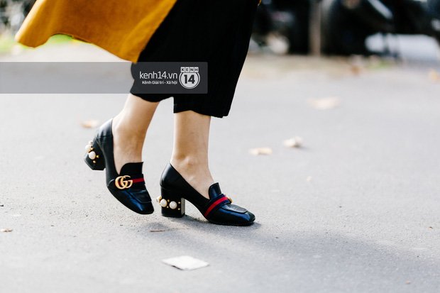 Nếu nghĩ street style tại Paris Fashion Week chỉ là "cuộc chiến váy áo" thì bạn nhầm to rồi