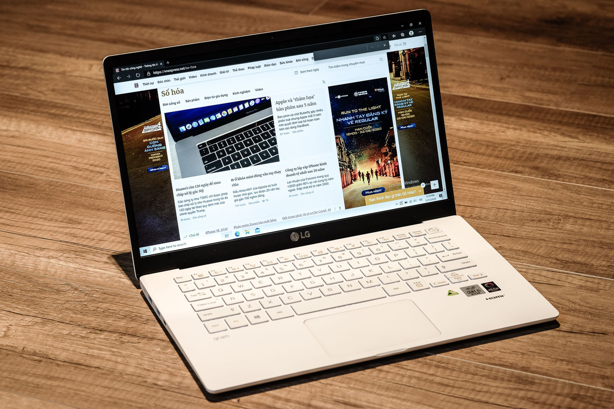 Laptop siêu nhẹ đạt độ bền chuẩn quân đội