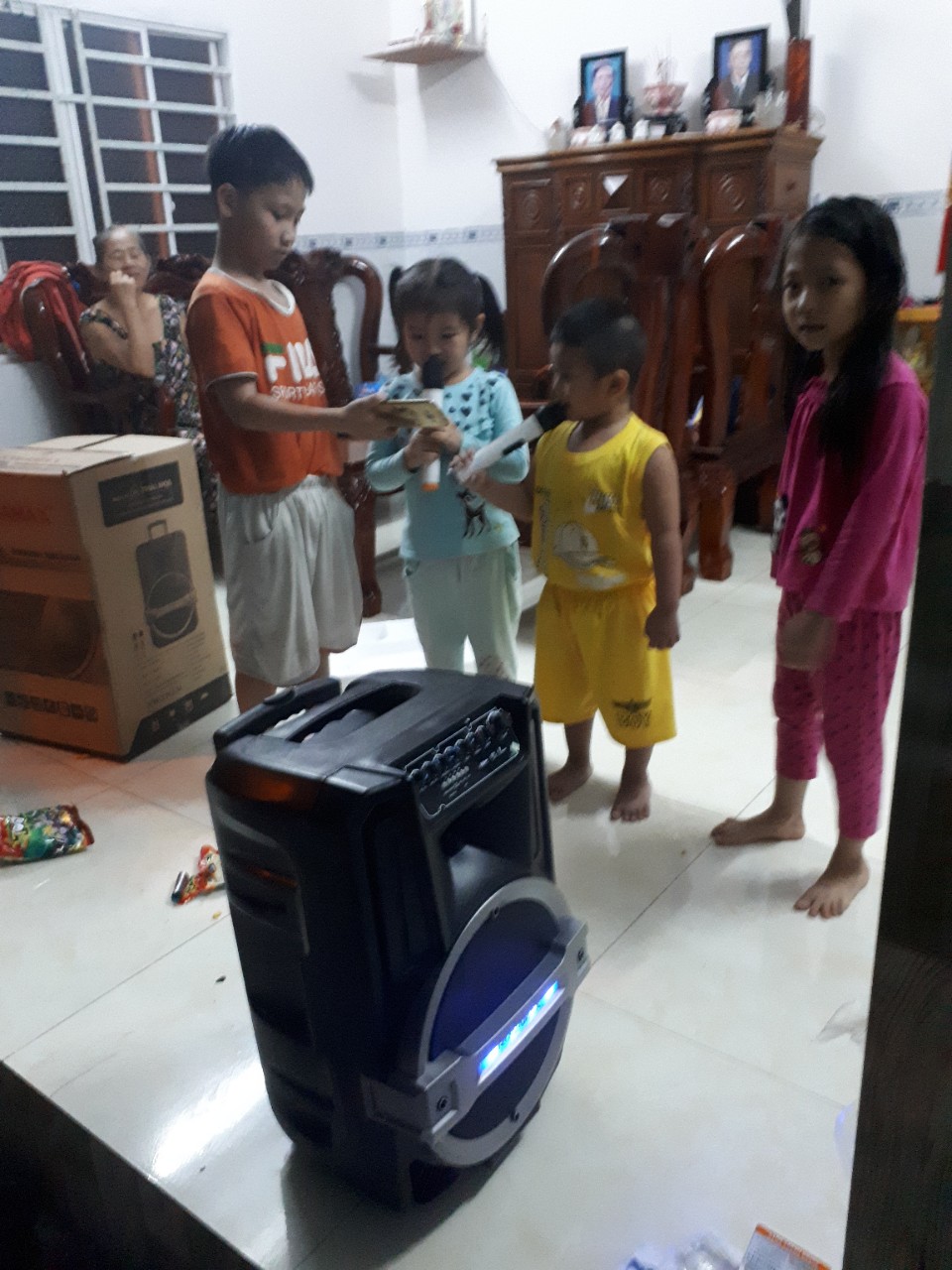 TÌM MUA LOA DI ĐỘNG HÁT KARAOKE HAY NHẤT!