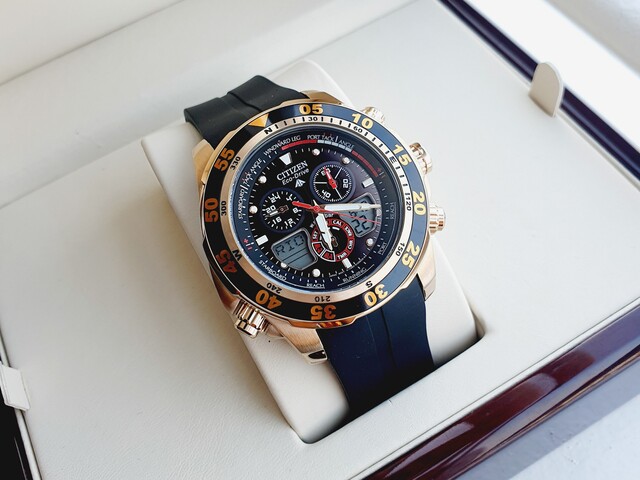 Đồng hồ Eco-Drive Nam Citizen Promaster Chronograph JR4046-03
