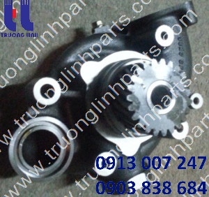 VOE20575653 WATER PUMP