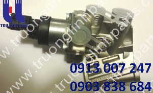 VOE21638691 FUEL REGULATOR (21103266-21060258)
