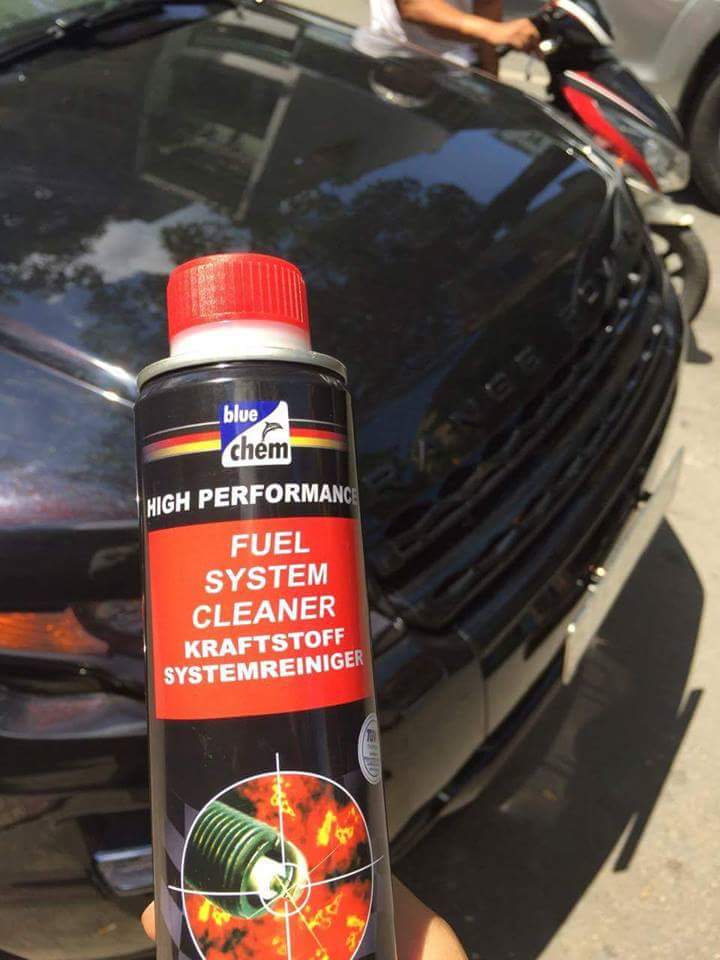 [Tinhte.vn] Vệ sinh béc xăng, kim phun với Fuel System Cleaner, có thể khắc phục lỗi động cơ Mazda 3