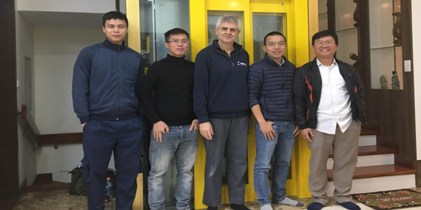 Chuyên gia thang máy từ Iatlia sang làm việc cùng công ty