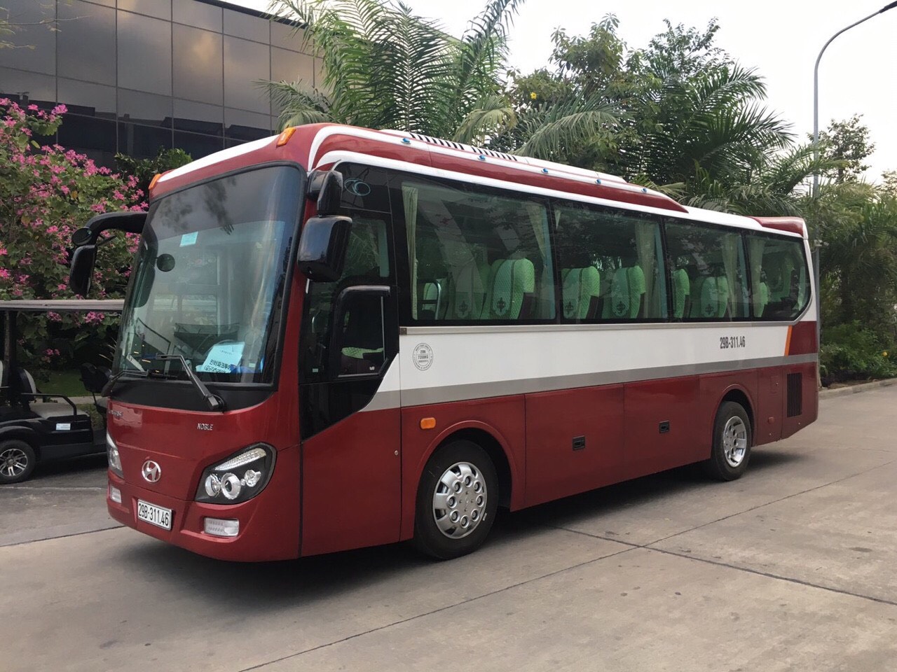 isuzu-35c-duong-dai-15-000d-km-city-tour-noi-thanh-2-000-000d-ngay