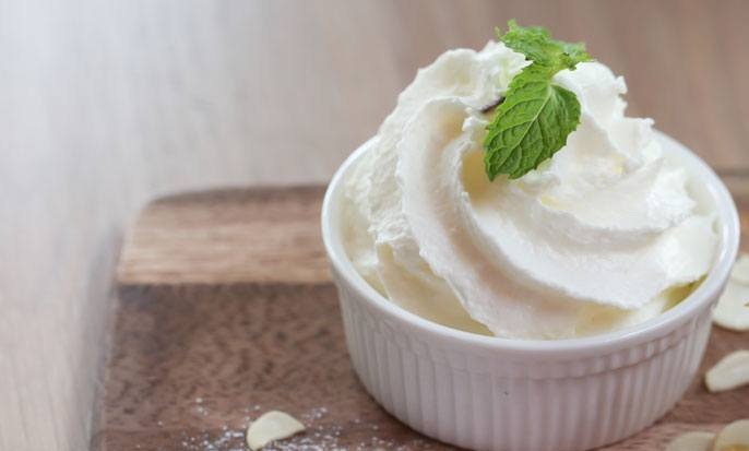 SO SÁNH WHIPPING CREAM, TOPPING CREAM VÀ KEM BÉO