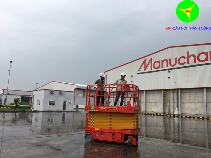 xe nâng người cắt kéo 8m palfinger