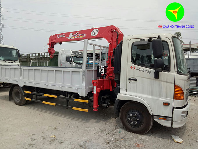 xe tải hino gắn cẩu unic 3 tấn