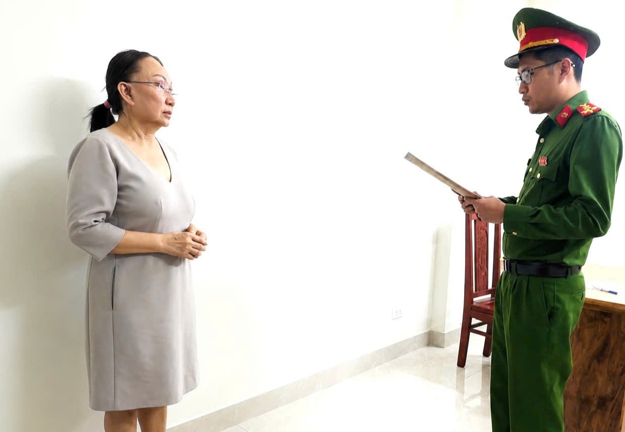 Vụ nhập lậu 28.000 viên kim cương: Khởi tố thêm 4 người, có chủ tiệm vàng Kim Lý