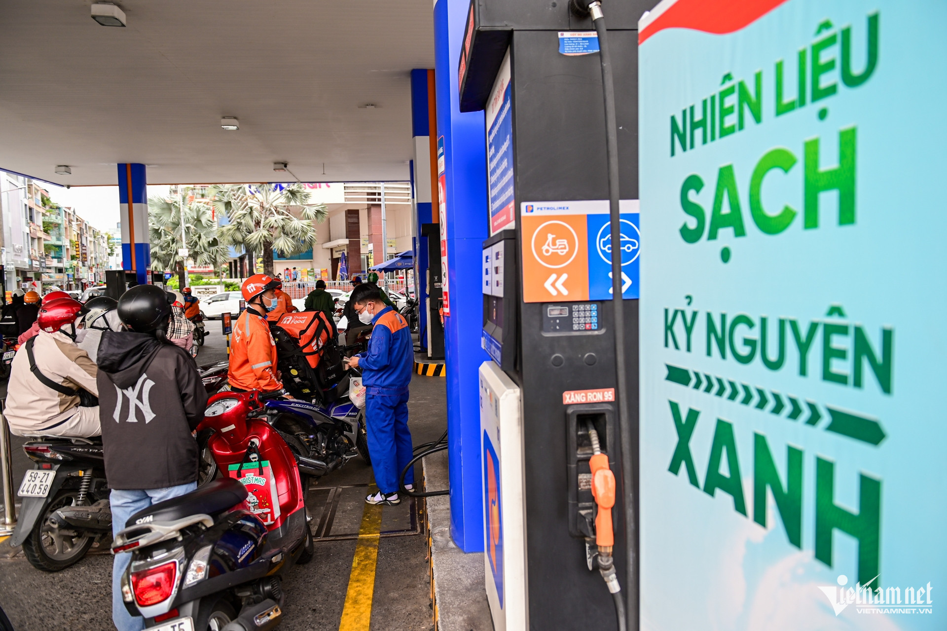 Có thể tiết kiệm tỷ USD, vì sao xăng E10 vẫn bị thờ ơ?