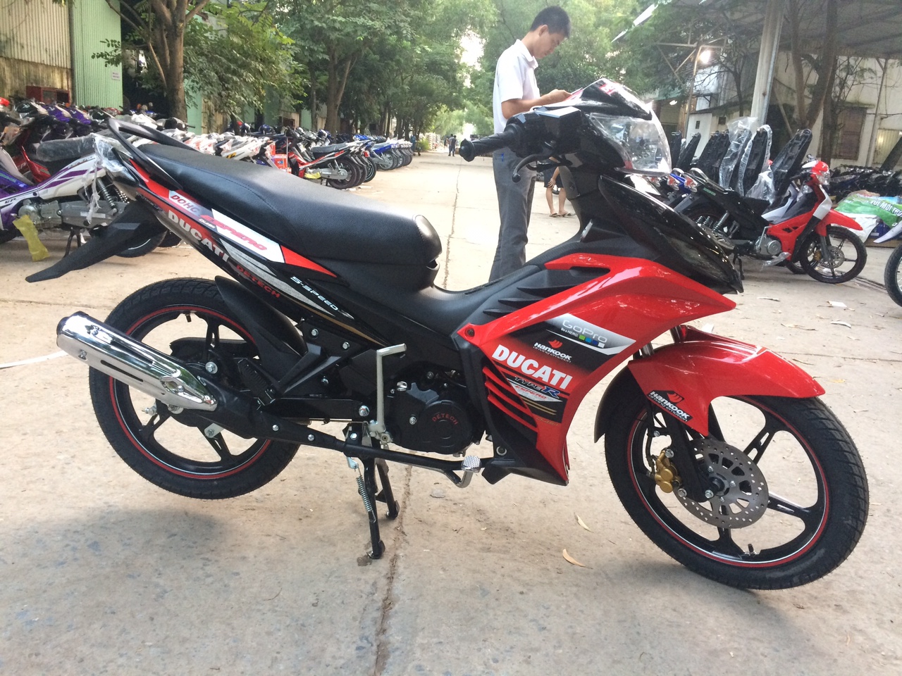 Xe máy Exciter 50cc Côn tay màu xanh Chất lượng cao Trả góp 0 #52 Xe máy Exciter 50cc Côn tay màu xanh Chất lượng cao Trả góp 0