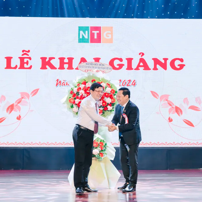 truong-cao-dang-cong-nghe-ngoai-thuong-gan-20-nam-phat-trien