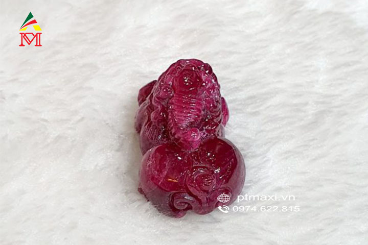 Giới thiệu mặt dây chuyển tỳ hưu đá ruby đỏ hồng