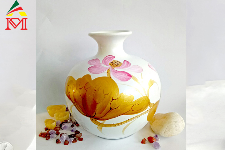 Đồ sứ trang trí hút tài lộc cho gia chủ