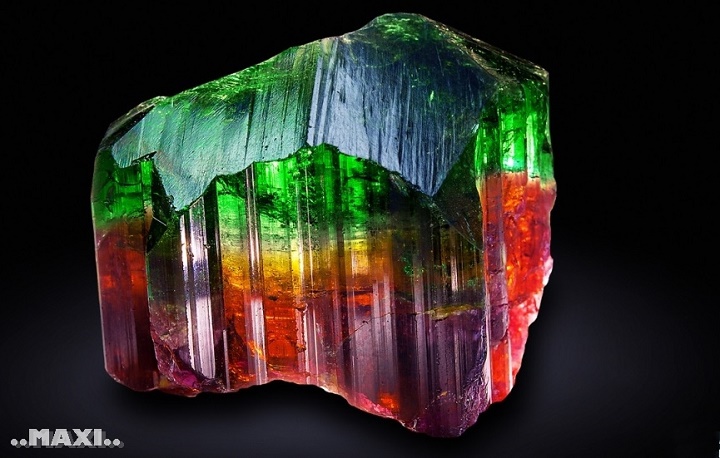 đá Tourmaline là một trong những loại đá quý tự nhiên với nhiều màu sắc khác nhau