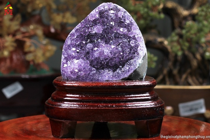 7. Gợi ý mẫu bố trí đá phong thủy trên bàn làm việc