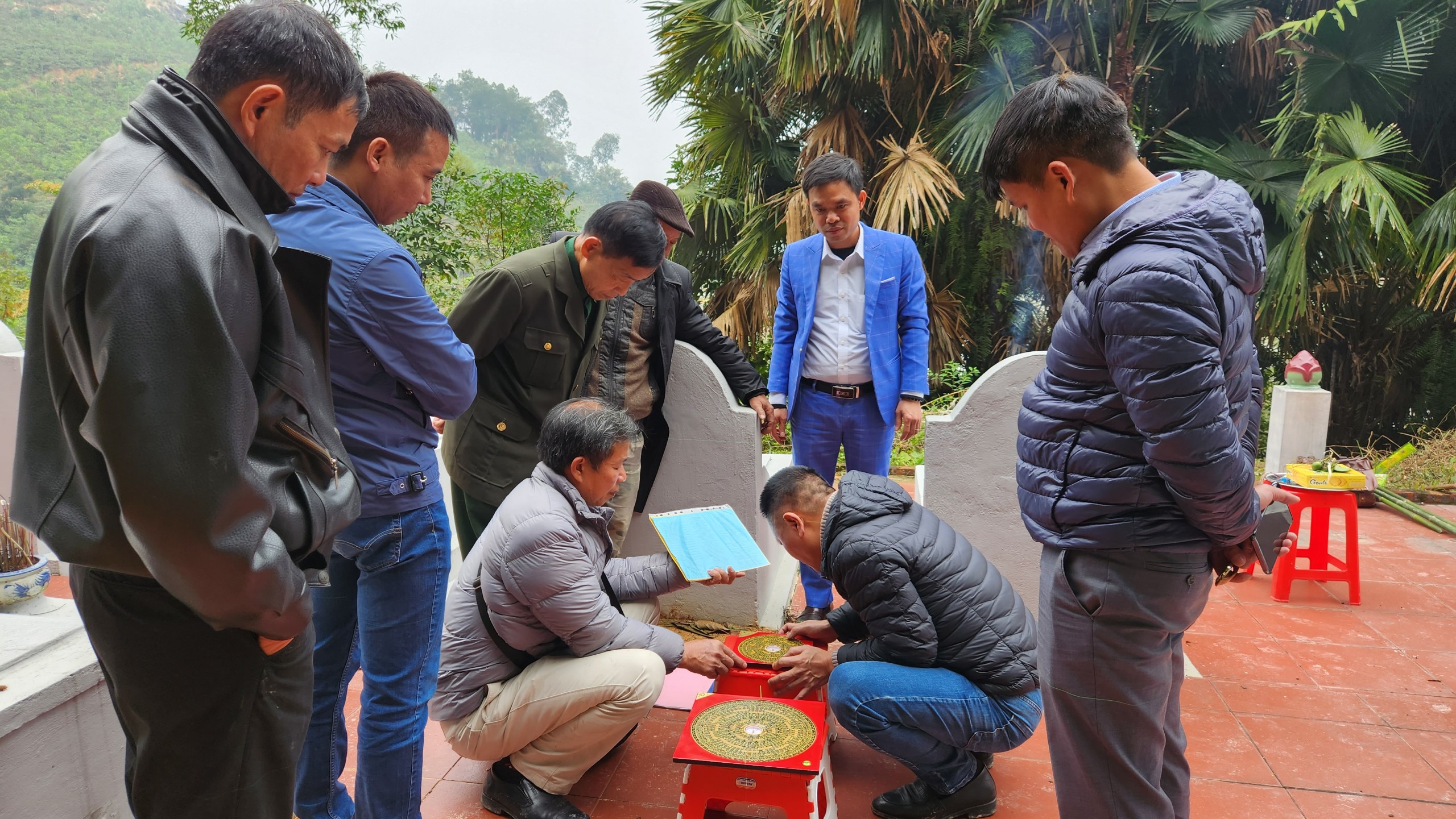 Lớp học phong thuỷ thầy Tạ Hậu