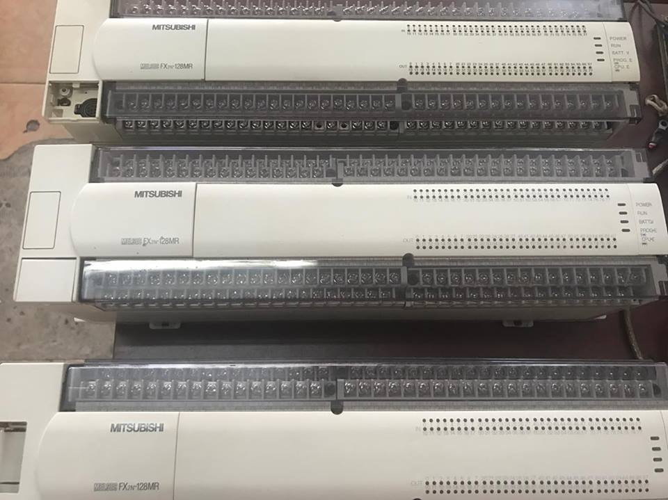 PLC FX2N-128MT Mitsubishi PLC