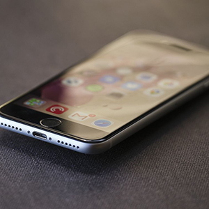 iFixit tìm ra sự thật có bao nhiêu linh kiện của iPhone SE được lấy từ iPhone cũ