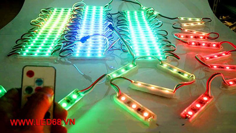 LED hắt 3 mắt HHX chính hãng sản xuất tại Trung Quốc giá rẻ chuyên trang trí và quảng cáo