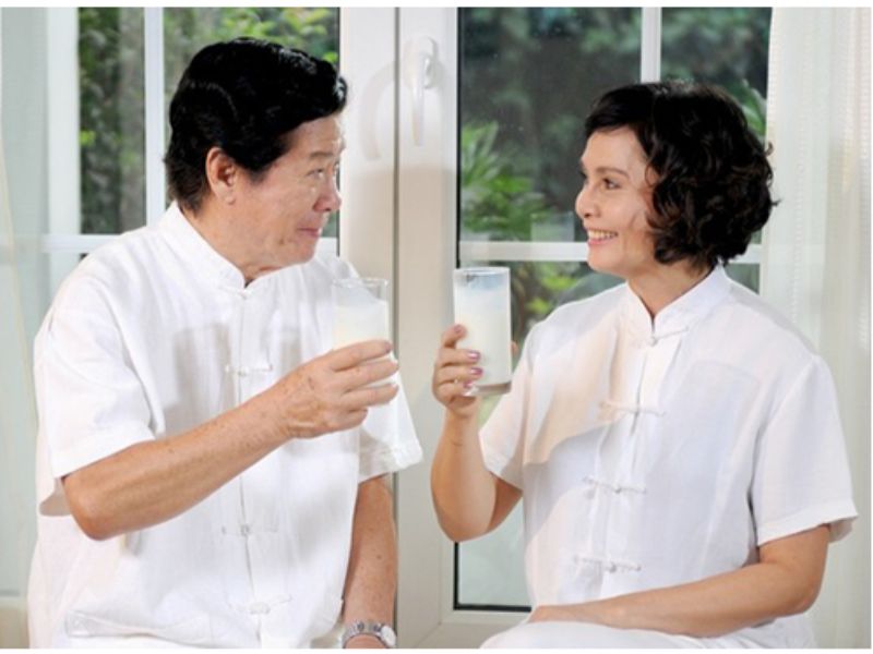 Sữa - Thực phẩm quan trọng đối với người cao tuổi