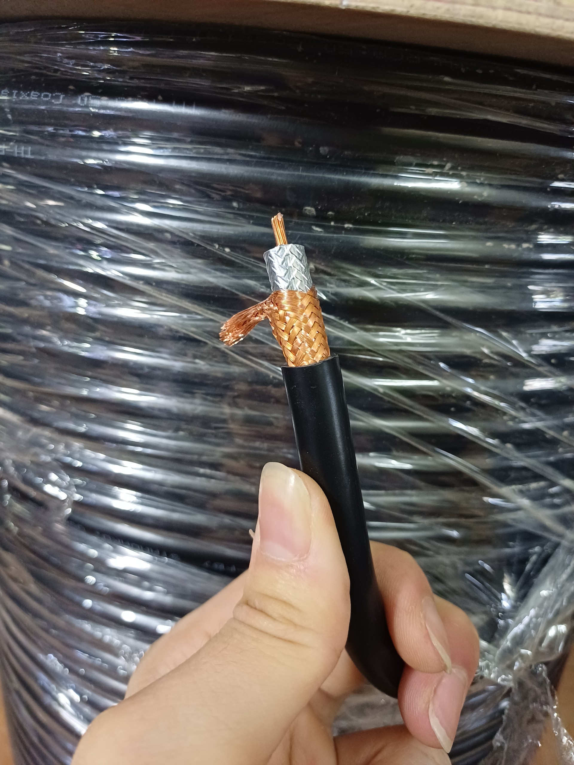 Cáp đồng trục RG8 A/U  lõi mềm có lá nhôm + lưới đồng  chống nhiễu TH-RG8