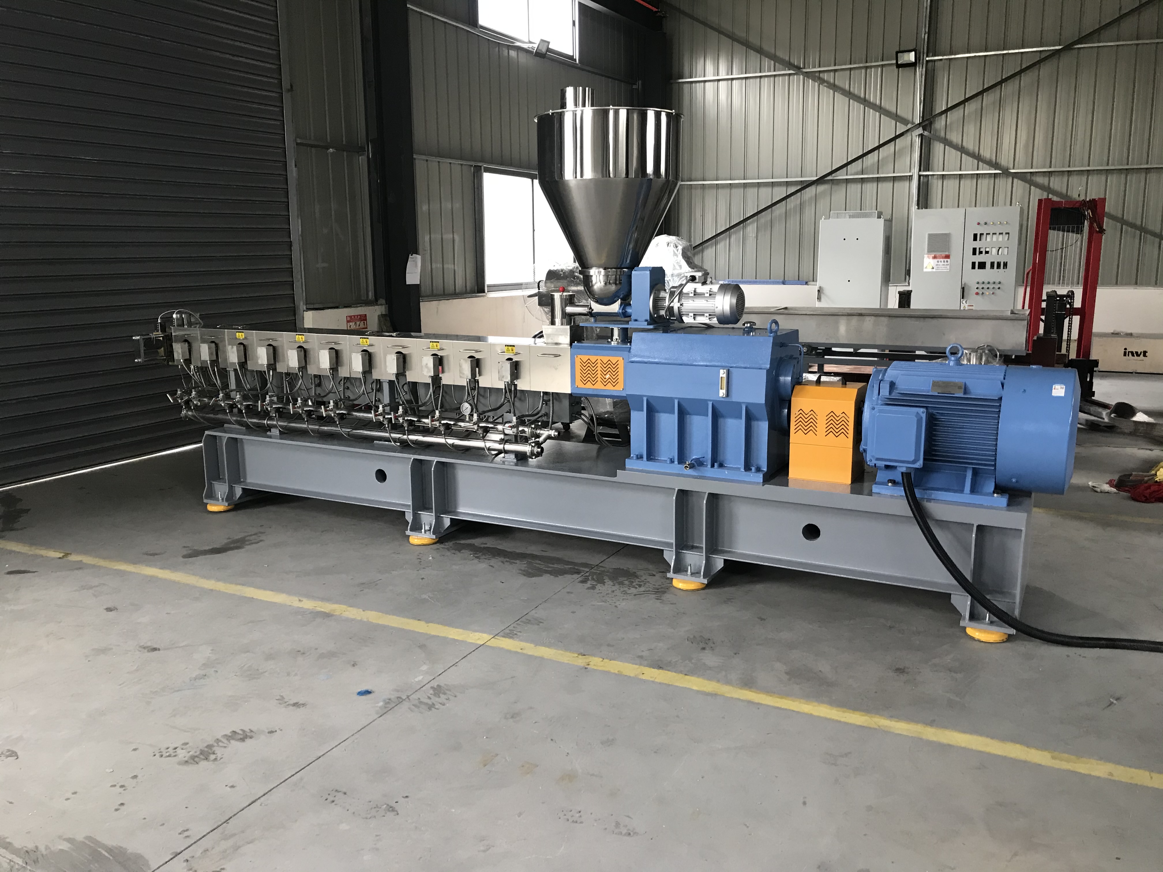 cac-loi-thuong-gap-o-may-tao-hat-nhua-va-cach-khac-phuc