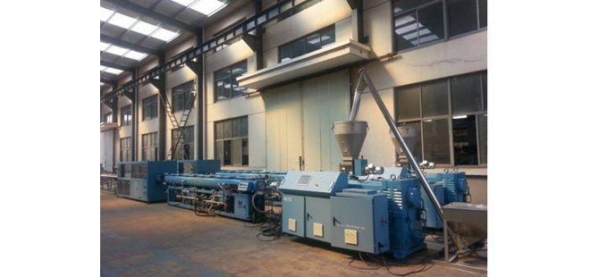 Ngành nhựa và ép khuôn