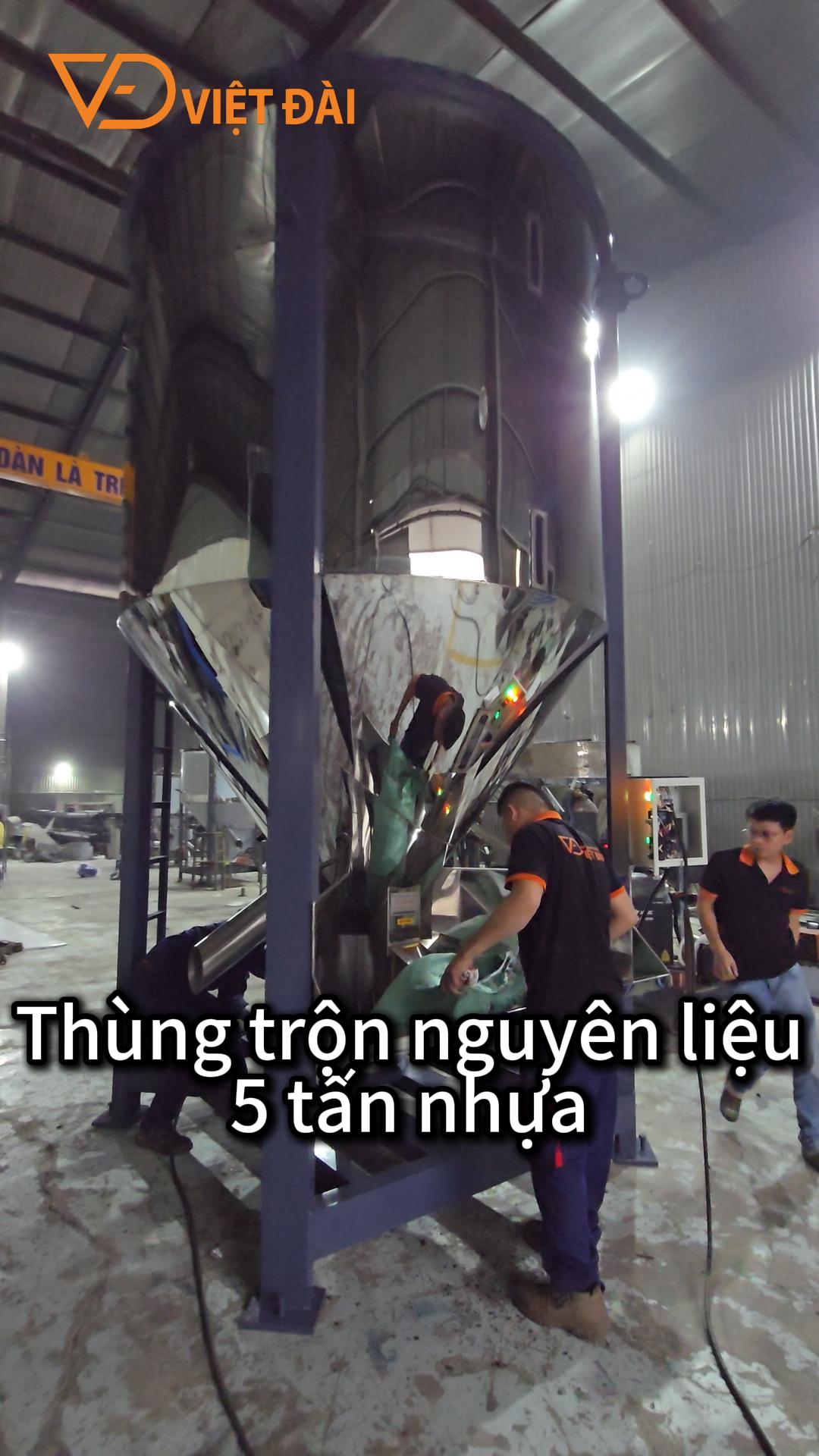 thung-tron-say-nhua-giai-phap-xu-ly-nguyen-lieu