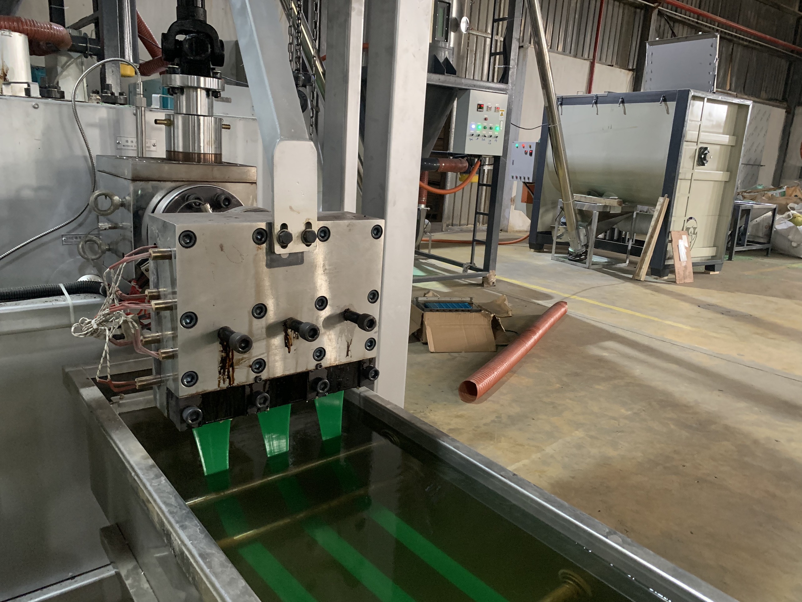 may-san-xuat-day-dai-dong-goi-pp