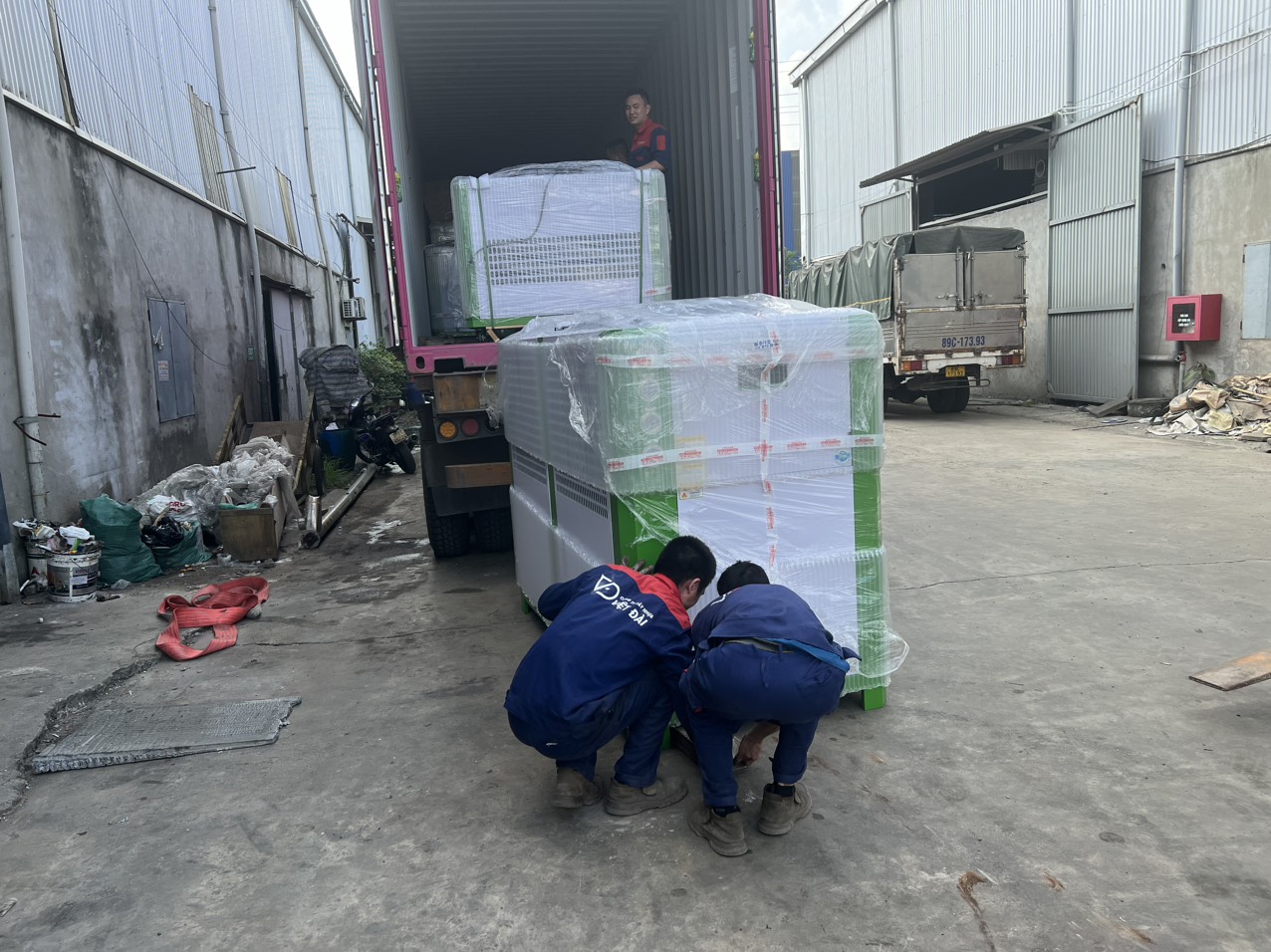 chiller-la-gi-cach-tinh-cong-suat-cho-chiller-trong-san-xuat-nhua