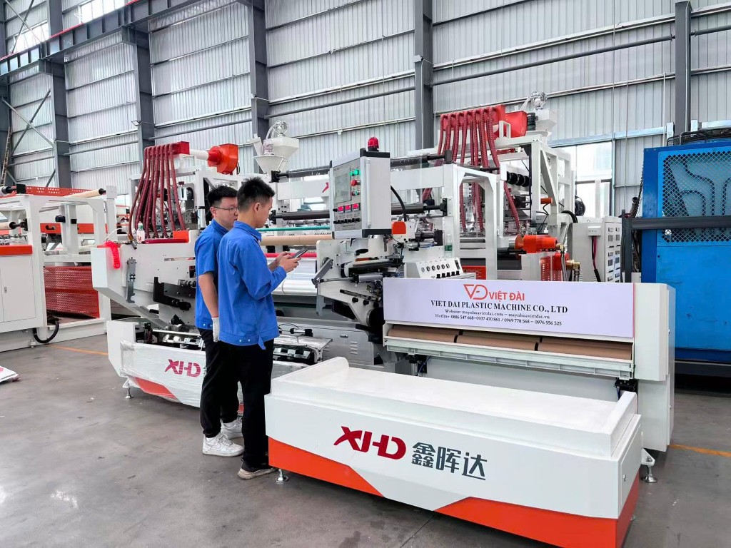 may-san-xuat-mang-nhua-bang-phuong-phap-dun-can