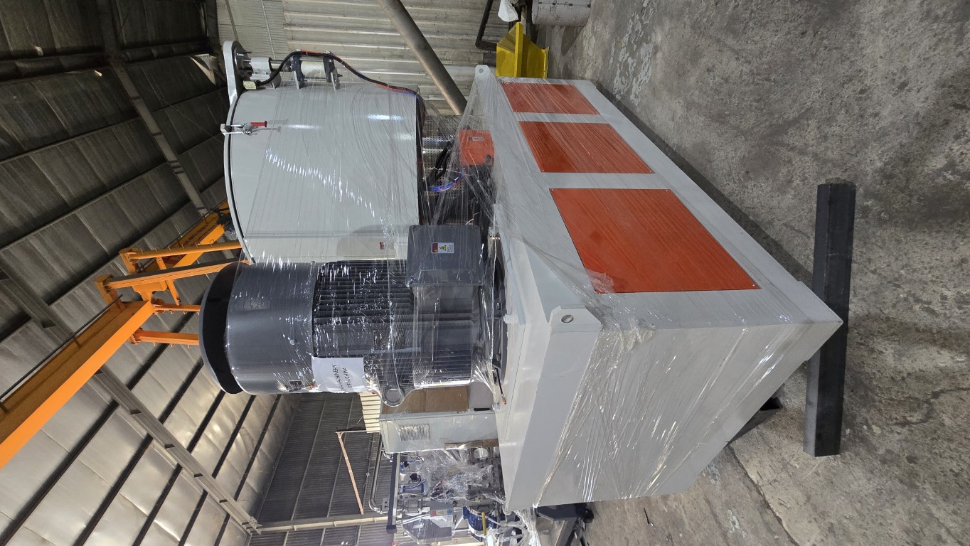 Bồn trộn nhựa cao tốc