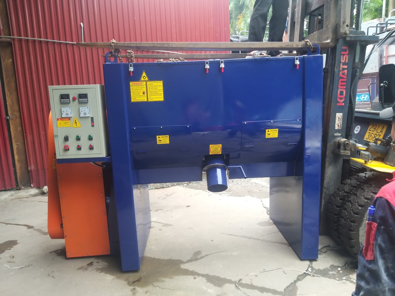 Máy trộn nhựa dạng nằm ngang do Máy nhựa Việt Đài sản xuất