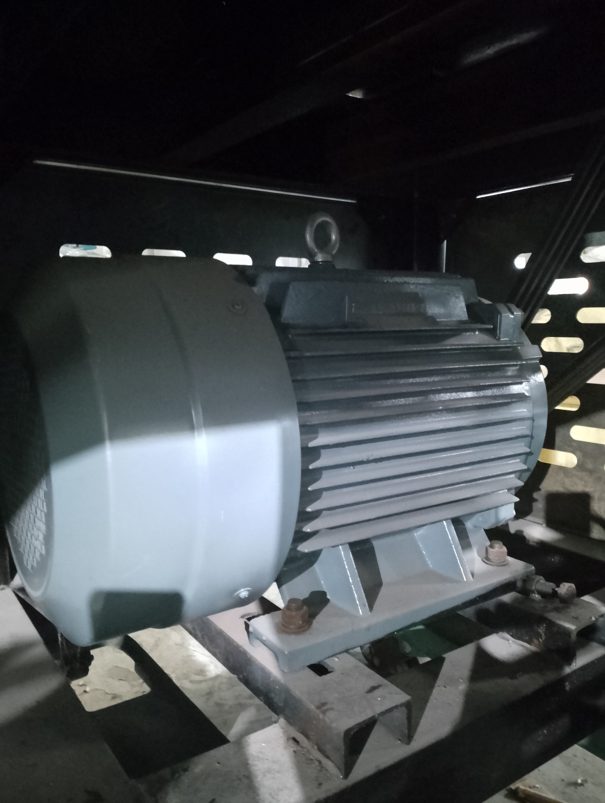 Động cơ máy băm - nghiền nhựa dạng chậm, 22kW