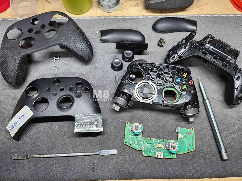 Sửa tay cầm Xbox Series lỗi hỏng cần điều khiển