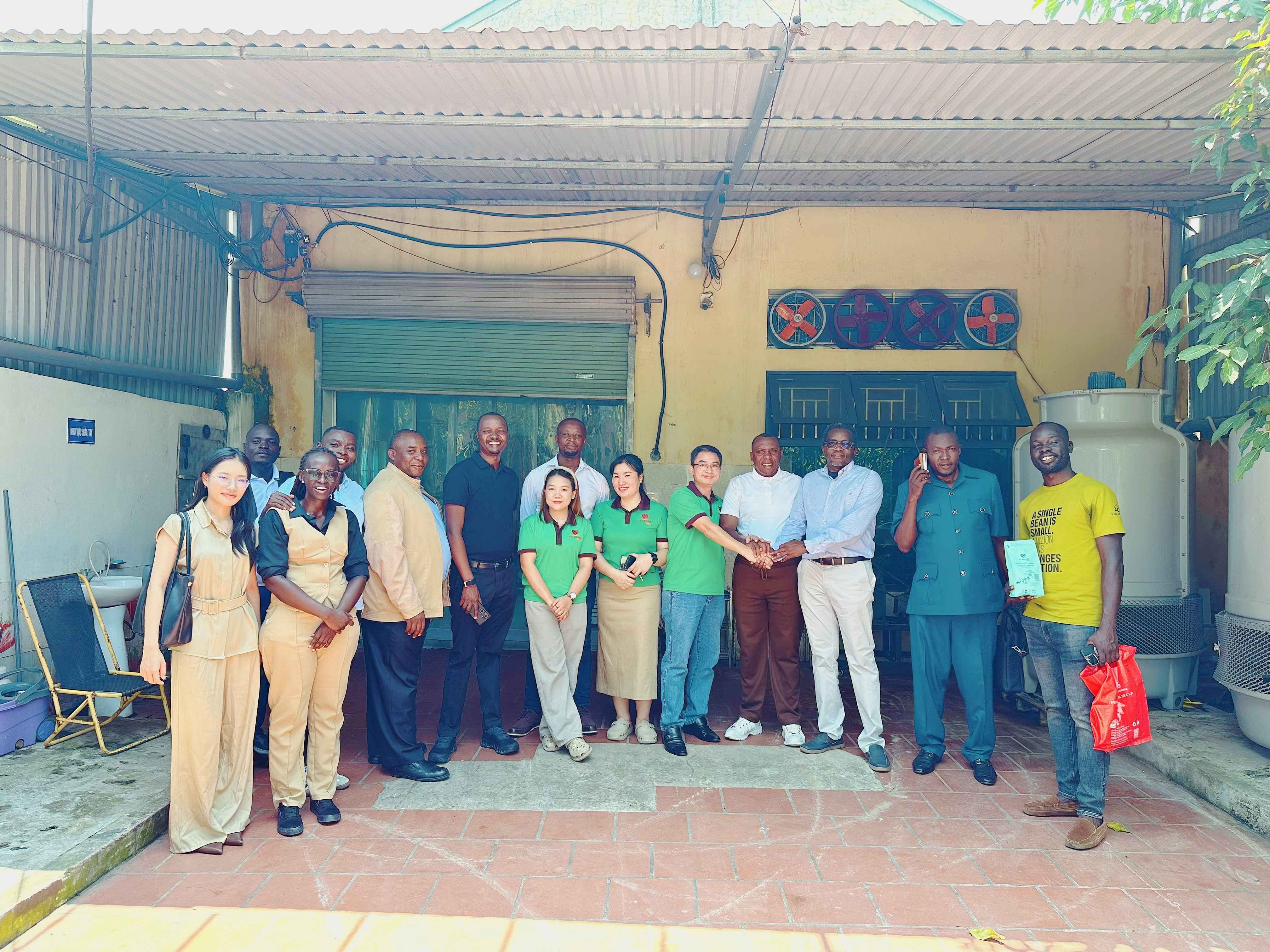 lien-doan-thuong-mai-va-cong-nghiep-viet-nam-vcci-va-dai-dien-inspire-africa-cof