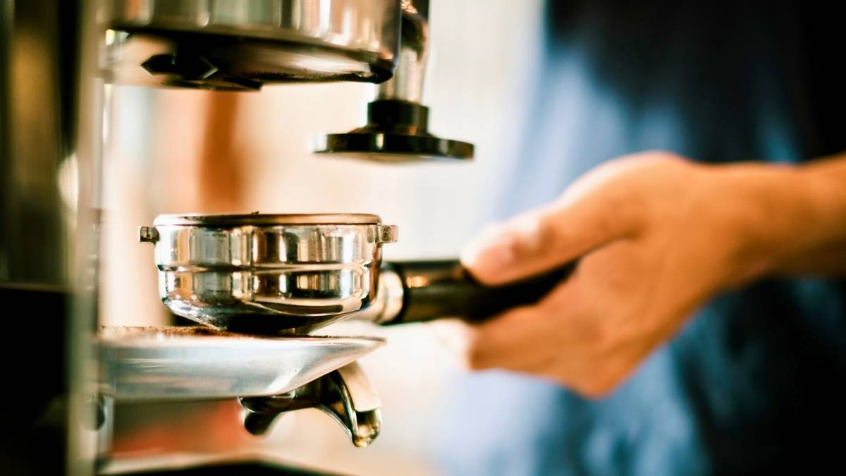 Máy phát ra tiếng ồn