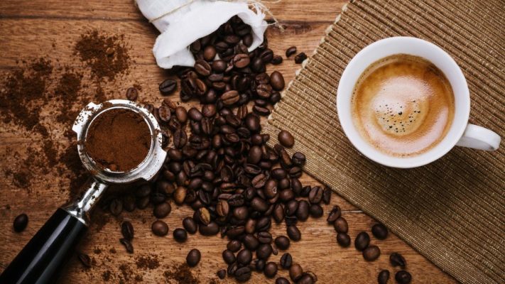 Cà phê hạt pha máy là gì? Bí quyết chọn loại ngon cho người mới bắt đầu