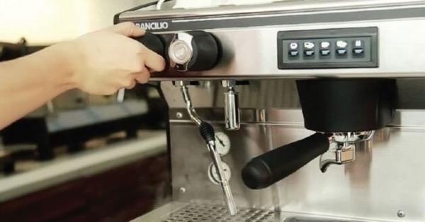 Các lỗi thường gặp khi sử dụng máy pha cà phê và cách khắc phục