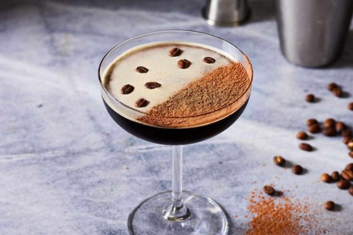 Cách kết hợp cà phê với rượu để tạo cocktail độc đáo