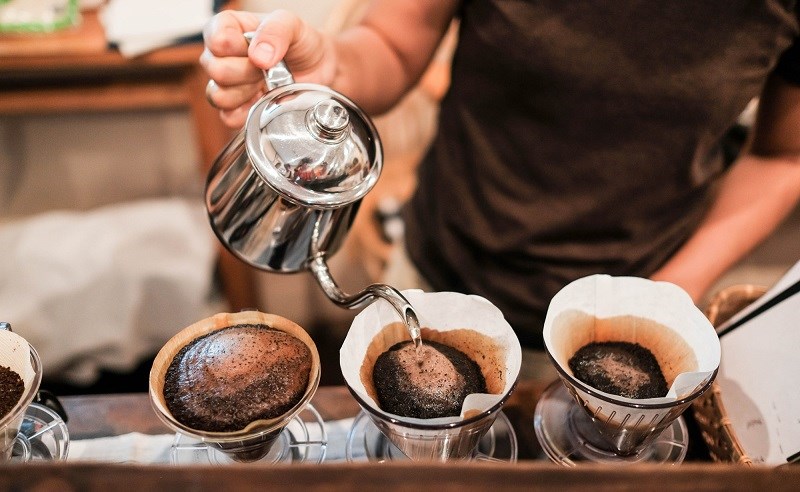  Cách thưởng thức ly cà phê pour over