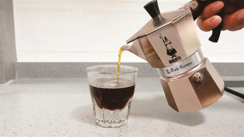Hướng dẫn pha cà phê với Moka Pot chuẩn phong cách Ý